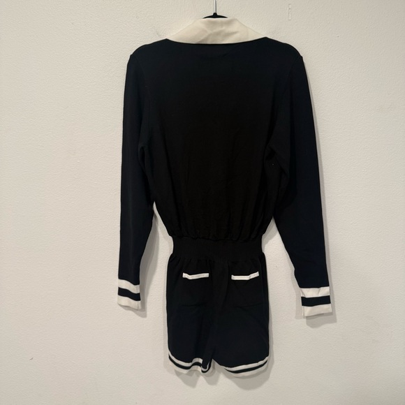 WISKII Sleek V-Neck Polo Playsuit in Black L - Picture 6 of 6